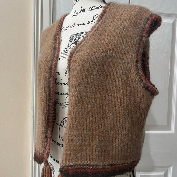 VINTAGE BOHO HIPP HANDMADE KNNITED CASHMERE BUTTONS LESS VEST - Picture 10 of 15
